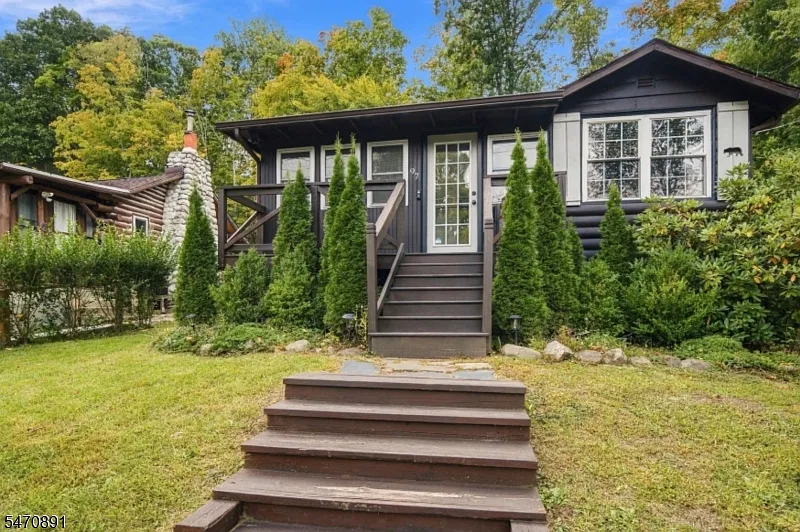 2 bed, 1.0 bath, $2,500 — Photo 4