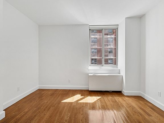 5th image of 225 Schermerhorn St APT 4F