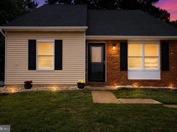 325 Double Eagle Dr, Linthicum, MD 21090