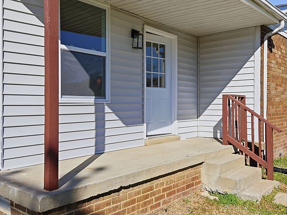 5th image of 1302 Bellshire Terrace Dr