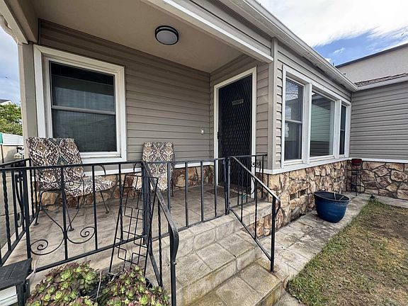 4th image of 6233 Stewart St