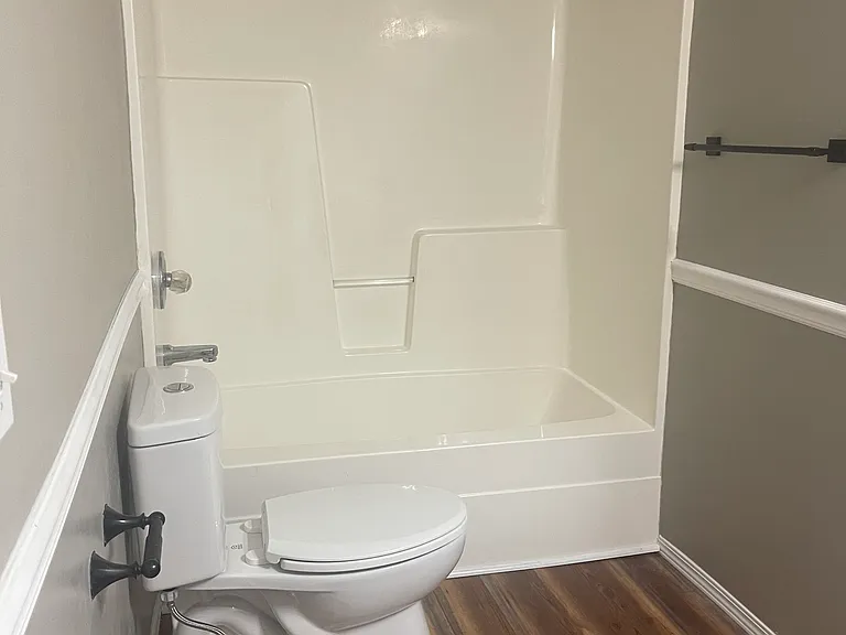 220 Ravenwood Blvd — Photo 8