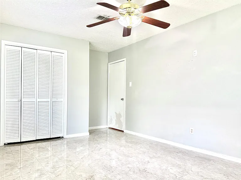 9002 Sabastian Dr — Photo 15