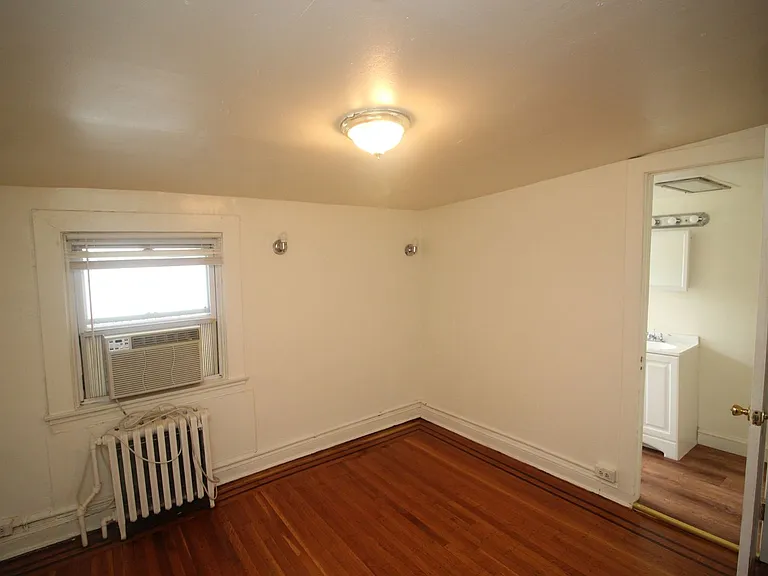 912 Saint Paul St. — Photo 13