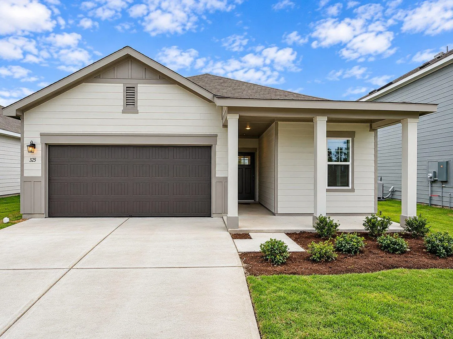 4 bed, 3.0 bath, 1912 sqft, $2,195 — Photo 1