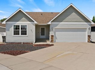 1925 N Coach Dr, Greenacres, WA 99016