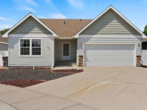 1925 N Coach Dr, Greenacres, WA 99016