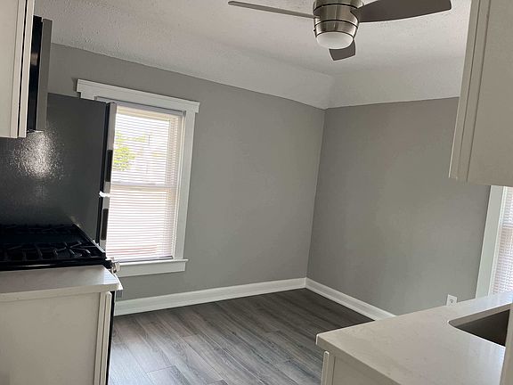 3rd image of 1560 Westwood Ave #2