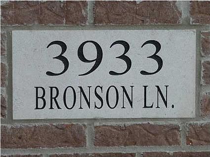 3rd image of 3933 Bronson Ln