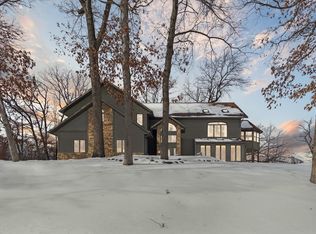 905 Monongahela Dr, Dixon, IL 61021