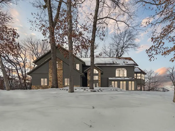 905 Monongahela Dr, Dixon, IL 61021