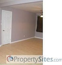 3rd image of 4125 Pineridge Dr