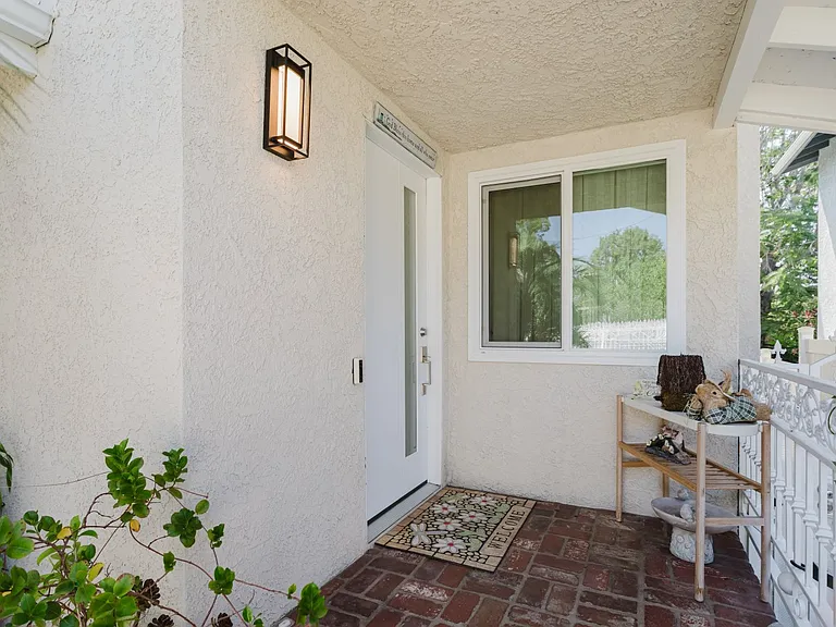 10619 Mather Ave — Photo 5
