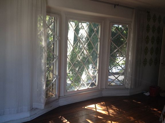 3rd image of 458 1/2 N Orange Grove Ave