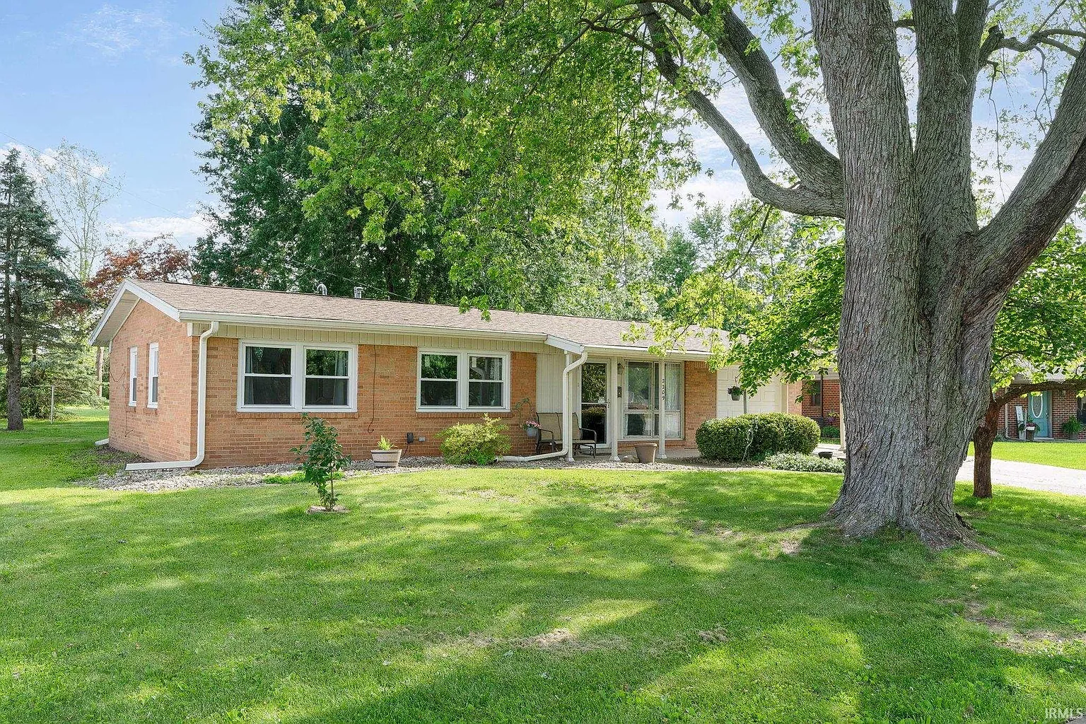 2209 Saratoga Ave photo 1