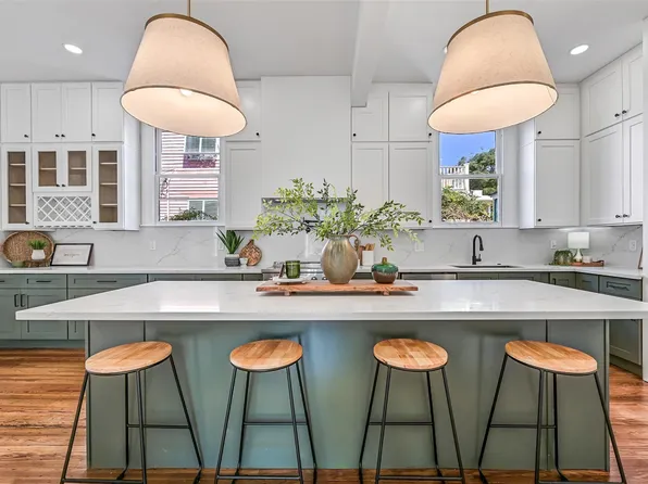 2010 Rosenberg, Galveston, TX 77550