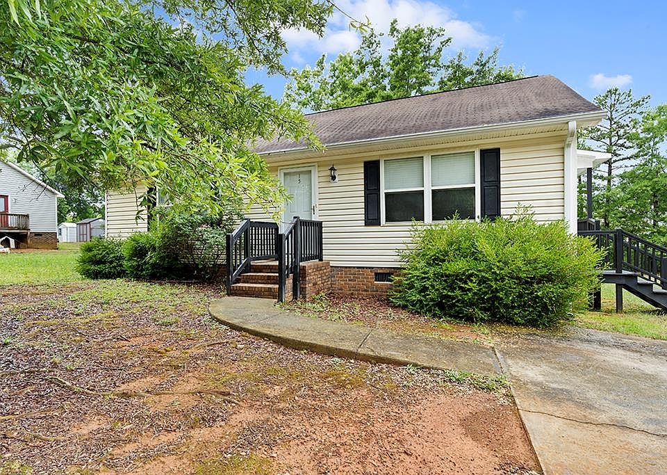 1st image of 15 Saluda St