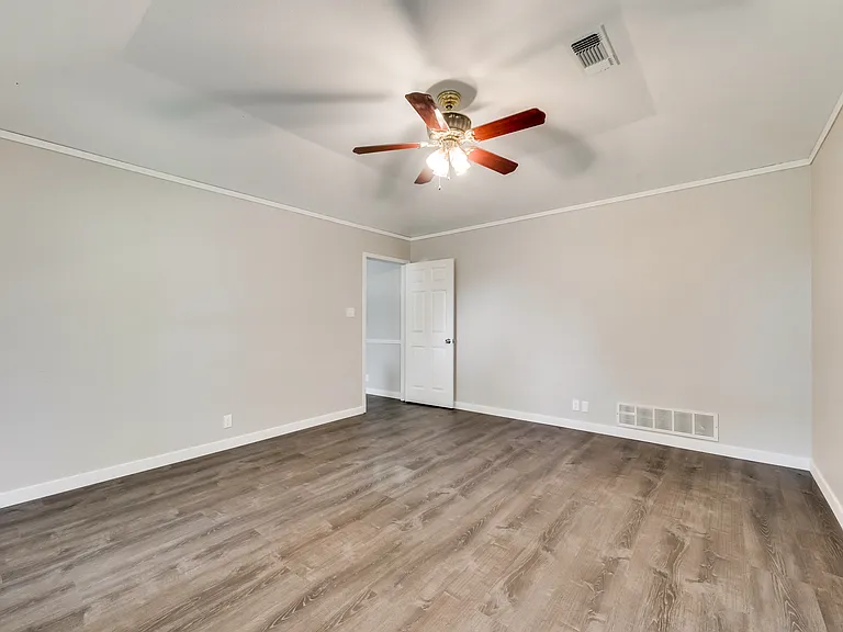 406 Dogwood Trl — Photo 16
