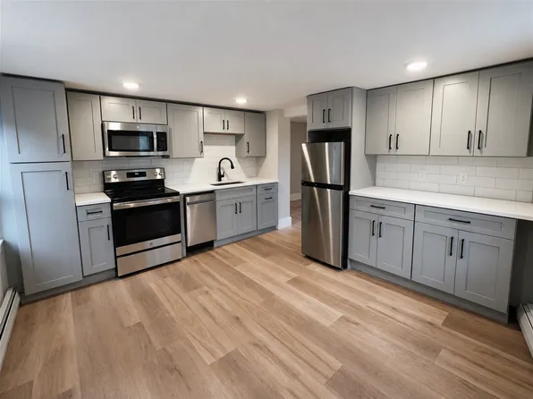 85 Austin St #4, Portsmouth, NH 03801