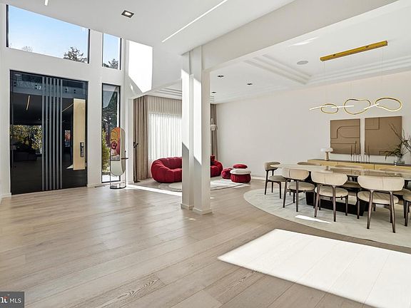 4th image of 9408 Old Courthouse Rd