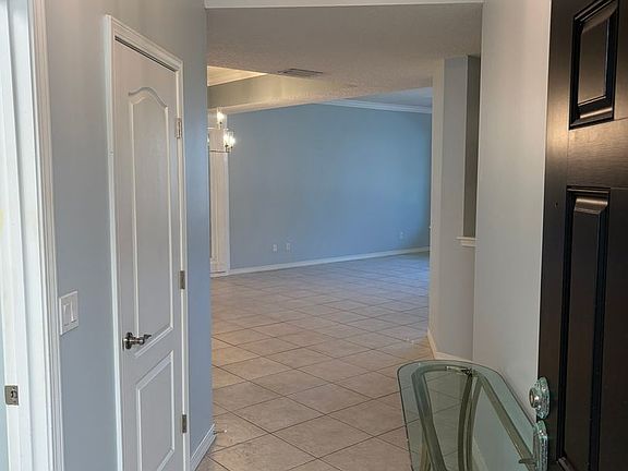3rd image of 1202 Makarios Dr