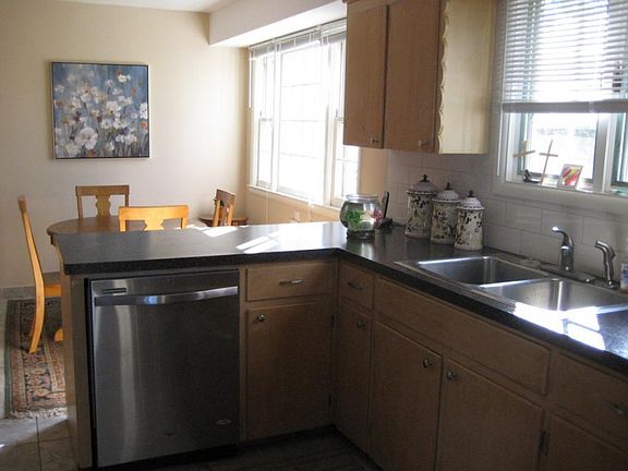 5th image of 700 Redwood Ln