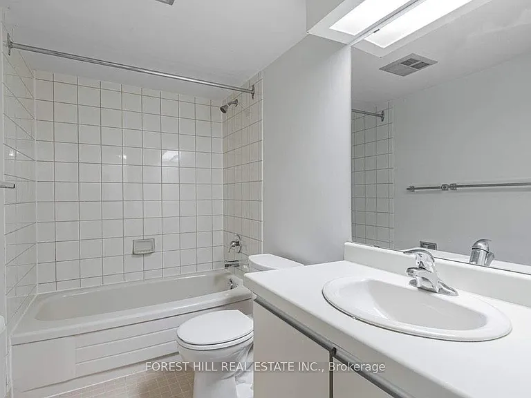 360 Bloor St E #910 — Photo 20