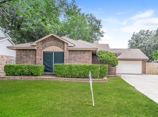 821 Clark Trl, Grand Prairie, TX 75052