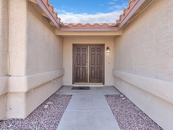 3rd image of 5038 Sunrise Falls Ct