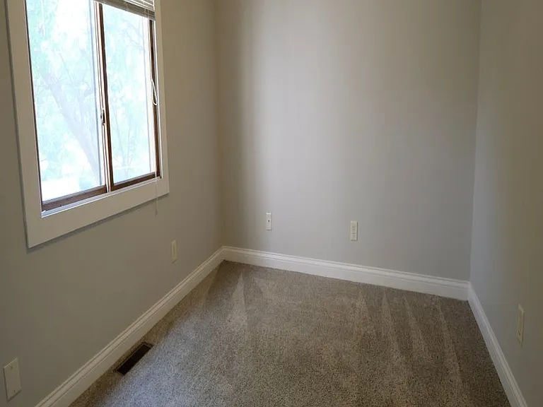 1307 Kingsridge Ct — Photo 5