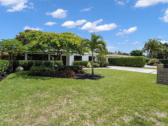 3rd image of 661 NW 35th Court
