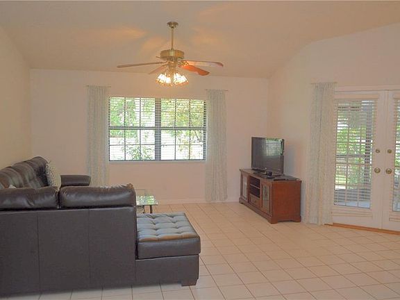 5th image of 2536 Cambridge Dr