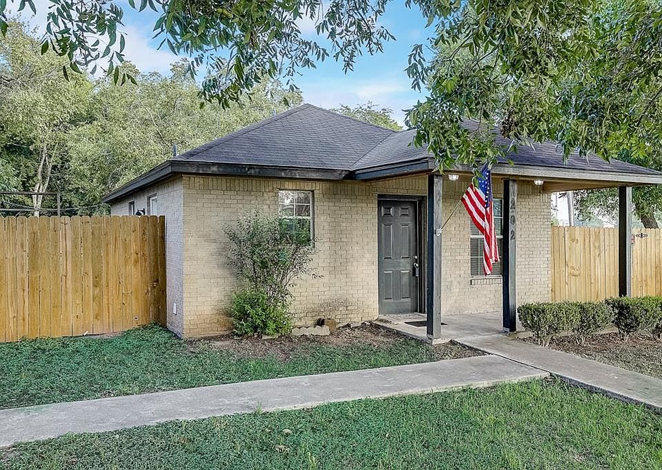 202 Lee St, Smithville, TX 78957 Zillow