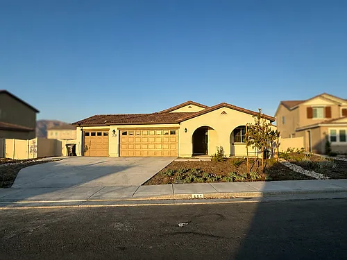 457 Wildrose Cir Photo 1