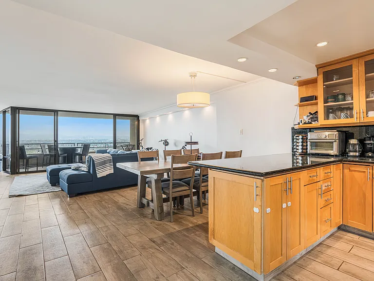 4316 Marina City Dr #927C — Photo 11