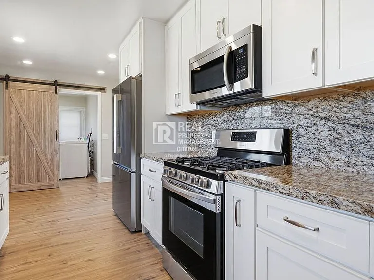 5082 Edinger Ave — Photo 16