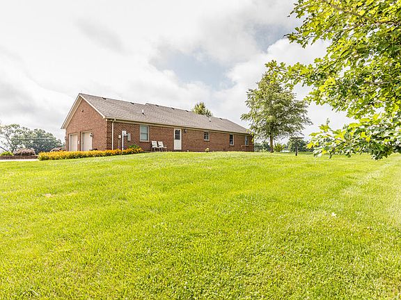 5th image of 327 Collins Rd