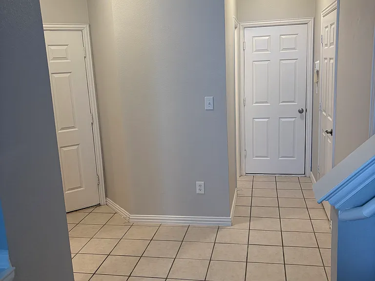 9836 Cambria Ct — Photo 10