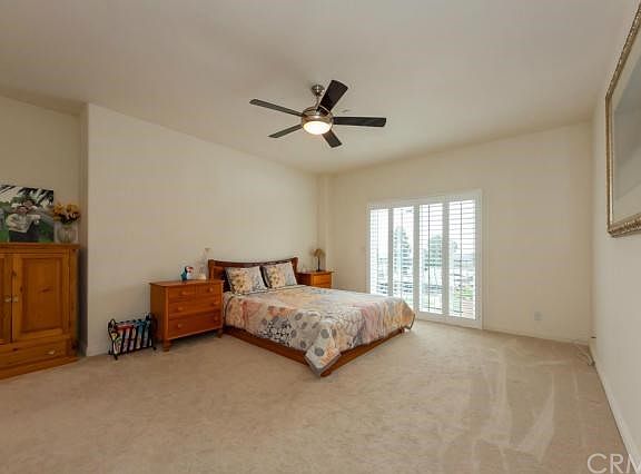 5th image of 2223 Montrose Ave APT 2