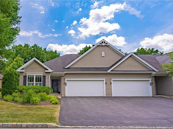 6341 Valor Dr, Bethlehem, PA 18017