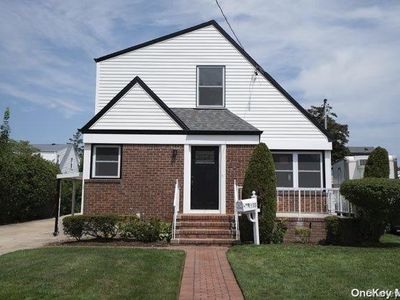 1533 Falmouth Avenue, New Hyde Park, NY, 11040