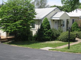 9709 Blake Ln, Fairfax, VA 22031