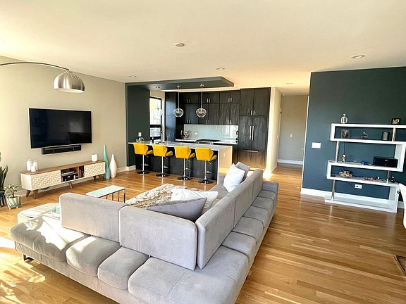 4th image of 1203 W Superior St #1A