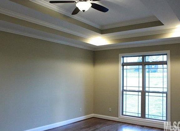 4th image of 1421 Sweetbriar Ln