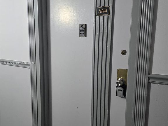 5th image of 16919 N Bay Rd APT 804