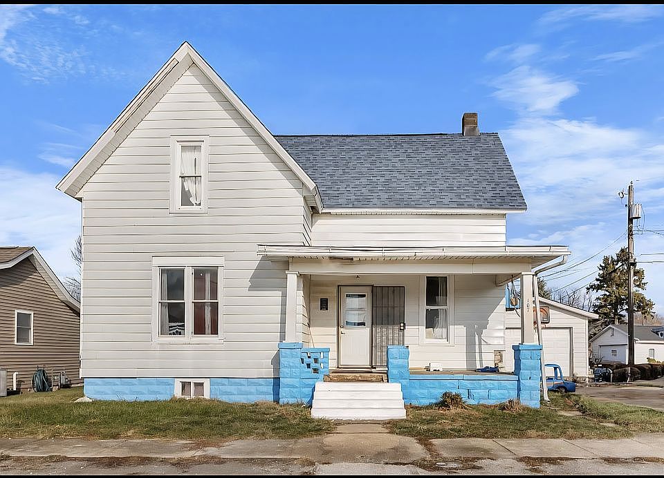 1st image of 107 W 4th St