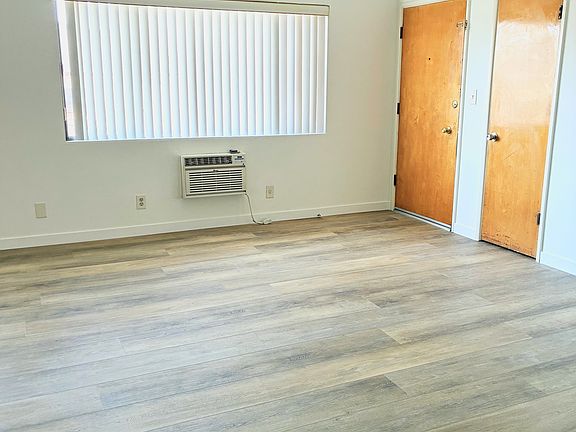 2nd image of 1246 N Mansfield Ave #6