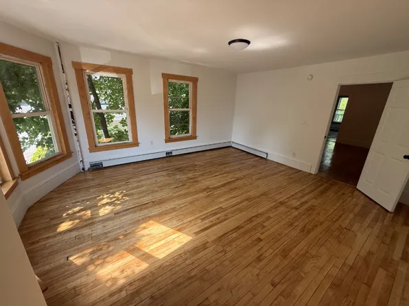72 Newbury St #2, Auburn, ME 04210