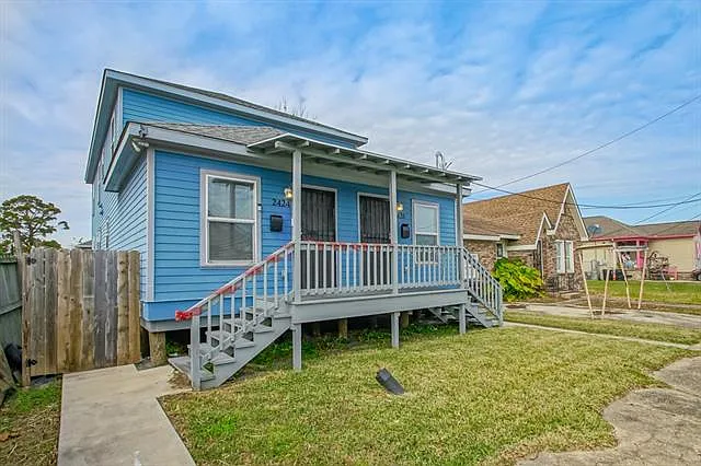 2 bed, 2.0 bath, 2400 sqft, $1,400 — Photo 2
