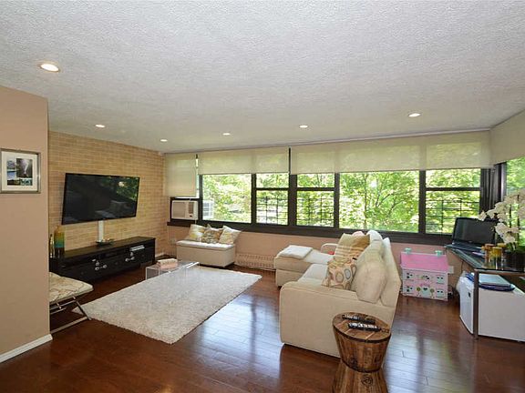 4th image of 10-24 166th St #6B